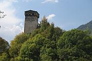 鎮中心的碉樓Svan towers